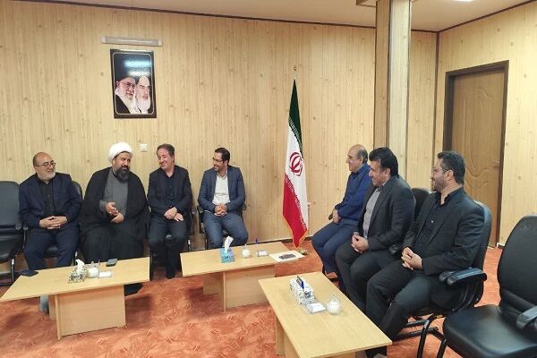 ببینید | دیدار مدیرکل راه و شهرسازی استان البرز با امام جمعه
چهارباغ
