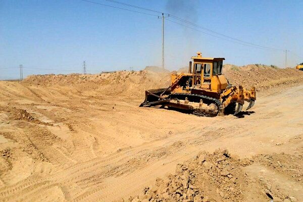 زیرسازی و ایمن‌سازی محورهای روستایی زاوه با جدیت ادامه
دارد