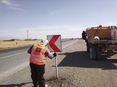 نصب ۱۴۰۰ تابلو مسیرنما در محورهای چناران استان خراسان
رضوی