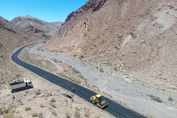 ویدئو| پروژه روکش آسفالت راه روستایی محور سرایان _ دره باز
شهرستان سرایان در استان خراسان جنوبی