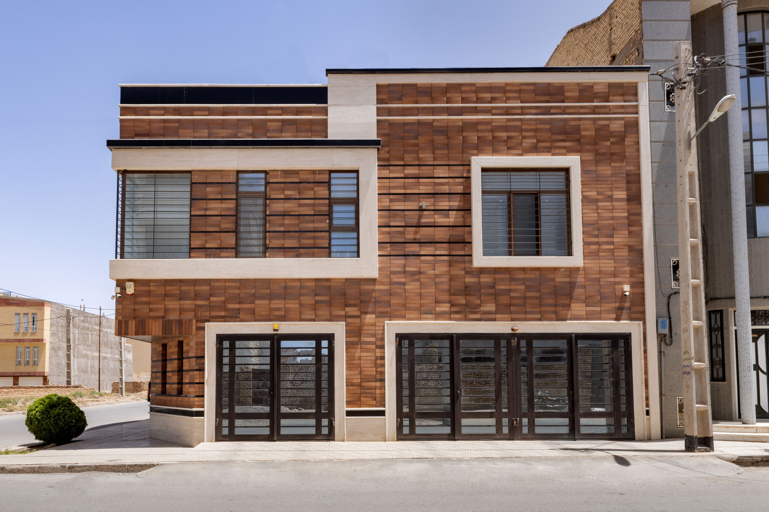 راهنمای انتخاب بهترین آجرنما برای نمای ساختمان یک طبقه و دو طبقه