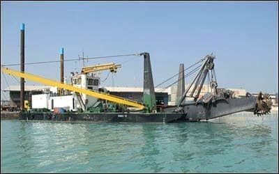 آغاز عملیات لایروبی کانال دسترسی و خور بندر دیلم/
سرمایه‌گذاری ۳۶ میلیارد تومانی برای ایمنی و توسعه زیرساخت‌های
بندری