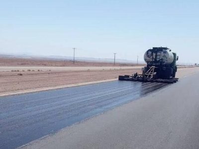 اجرای عملیات روکش آسفالت حفاظتی محور دیهوک راور به طول ۶۰
کیلومتر