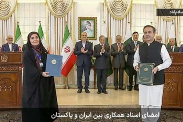 امضای سند همکاری حمل‌ونقل و ترانزیت میان ایران و
پاکستان