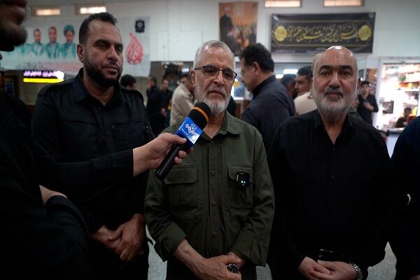 بازگشت زوار اربعین با مدیریت مناسب و همکاری مردم به خوبی
انجام می‌شود