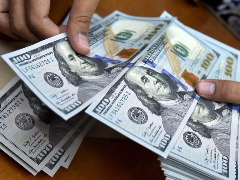 دلار آمریکا در سراشیبی؛ چشم بازارها به توافق آمریکا و چین