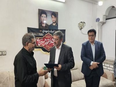 دیدار استاندار و مدیرکل راهداری و حمل و نقل جاده‌ای لرستان
با خانواده شهید حمید آقایی