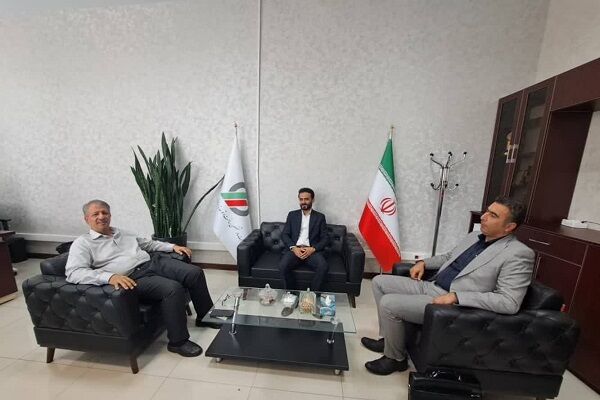 نشست سرپرست اداره کل راه و شهرسازی چهارمحال و بختیاری با
معاونان شرکت ساخت برای اعتبارات طرح‌های راهسازی استان