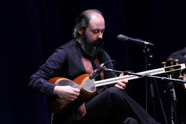 از توصیه یک نوازنده برای «فرار» تا «پنیک شدن» معین زد! از توصیه یک نوازنده برای «فرار» تا «پنیک شدن» معین زد!