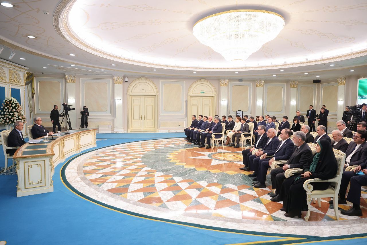 امضای ۱۴ سند و تفاهمنامه همکاری میان ایران و
قزاقستان امضای ۱۴ سند و تفاهمنامه همکاری میان ایران و قزاقستان