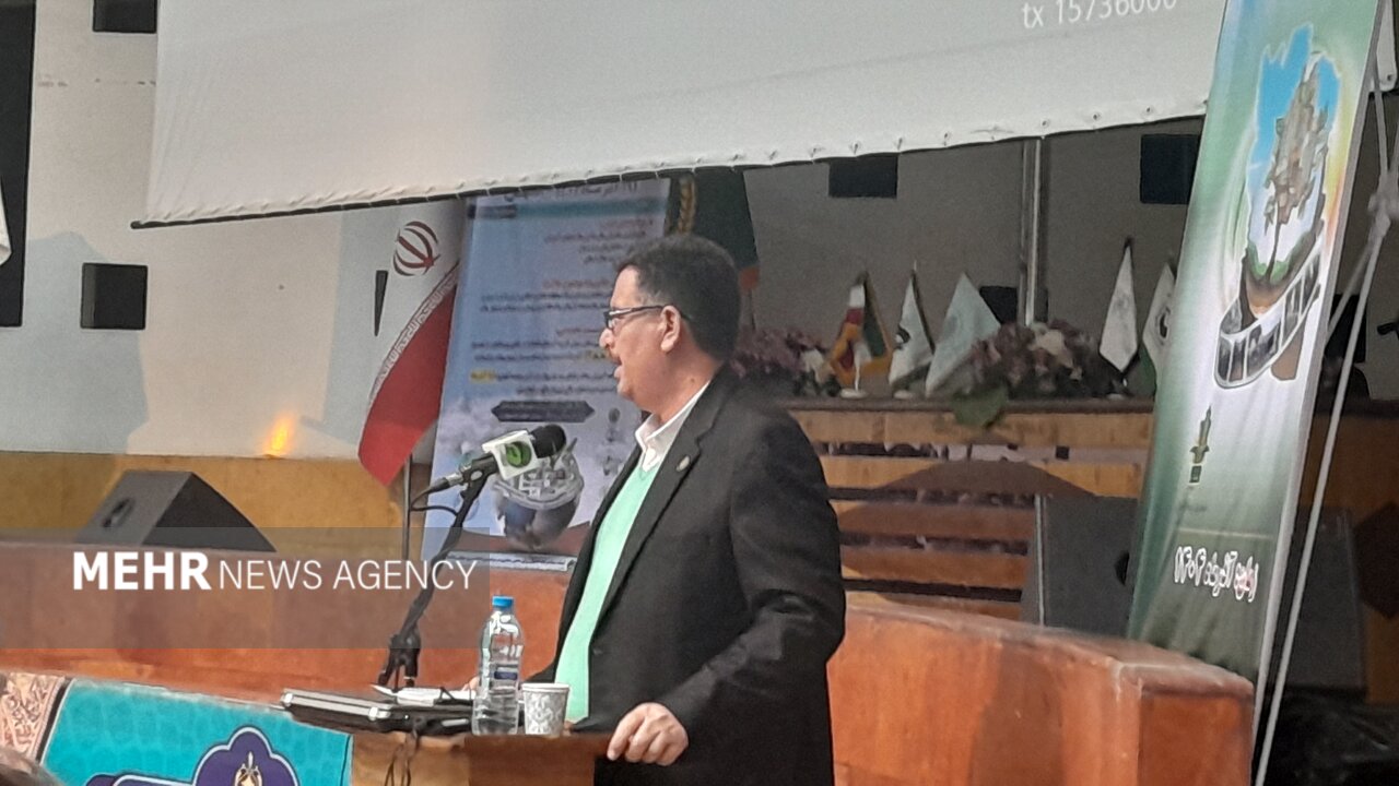 خاکهای درجهیک حاشیه زایندهرود در حال نابودیاند خاکهای درجهیک حاشیه زایندهرود در حال نابودیاند