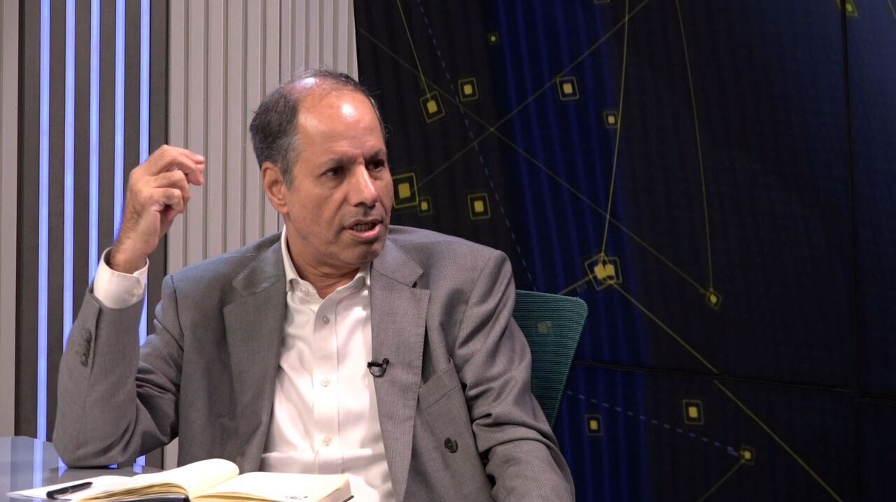 خط انتقال برق دچار مشکل می شود
