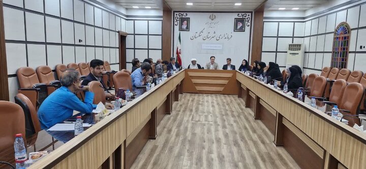 فرماندار تنگستان: گرامیداشت مقام معلم وظیفه‌ای همگانی است