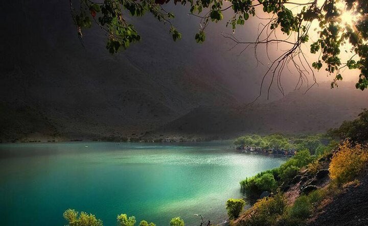 نگین فیروزه‌ای زاگرس در معرض تهدید؛ گردشگری بی‌ضابطه زخم بر پیکر گهر