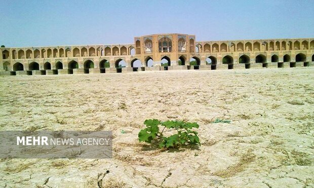 شوک تغییر اقلیم بر تاب‌آوری شکننده اصفهان؛ منابع آبی کاهش می‌یابد