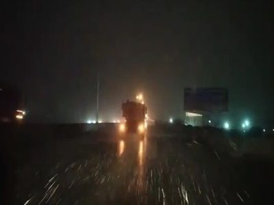 ویدیو|عملیات نمک پاشی آزاد راه کرج -قزوین حوزه راهداری
کرج
