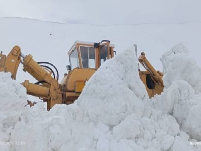 ببینید| تلاش بی‌وقفه راهداران چهارمحال و بختیاری برای
بازگشایی محور دهستان موگویی
