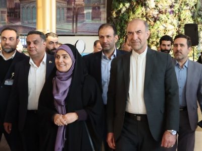 تقدیر وزیر راه از اقدامات نوروزی انجام شده در فرودگاه مشهد/
صادق: در فرودگاه مشهد توجه ویژه‌ای به حال مسافران و زائران شده
است