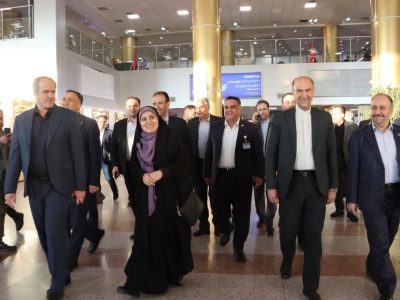 وزیر راه و شهرسازی وارد فرودگاه مشهد شد