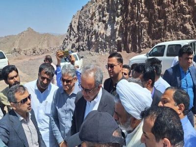 ببینید| بازدید استاندار سیستان و بلوچستان از پروژه احداث راه
اصلی در محور اسکل آباد-گوهرکوه-بزمان
