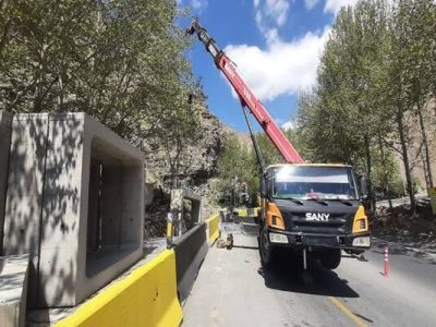 ببینید|نصب باکس های پروژه آبروی محدوده پیچ شاندیز در محور
کرج-کندوان