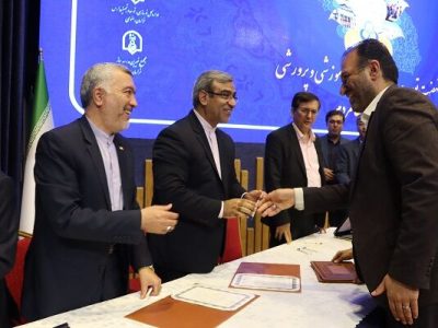 ببینید | تقدیر از مدیرکل راه و شهرسازی استان خراسان رضوی در
جشنواره خیرین مدرسه‌ساز