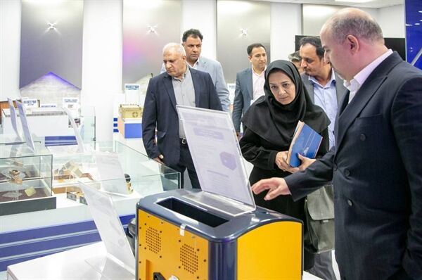 بازدید رئیس مرکز تحقیقات راه، مسکن و شهرسازی از پژوهشگاه
فضایی ایران