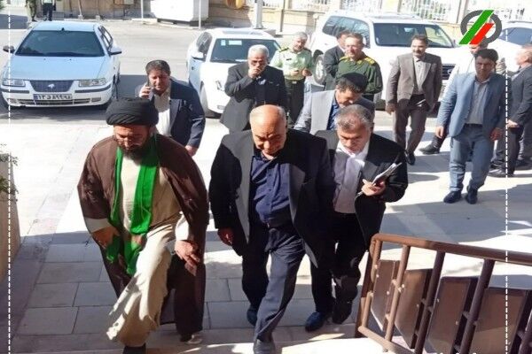 بازدید مدیرعامل شرکت ساخت و توسعه زیربناهای حمل‌ونقل از
زیرساخت‌های شهرستان آبدانان/ تاکید بر تسریع در توسعه زیرساخت‌های
ایلام