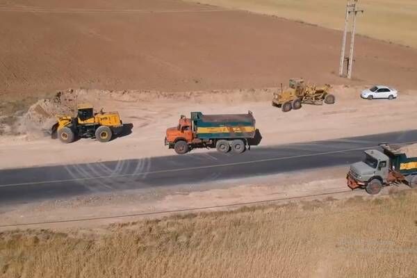 ویدئو|شانه سازی،ایمن سازی و رفع نقاط حادثه خیز محور دهگلان
_حسین آباد به طول ۱۷ کیلومتر(کردستان)