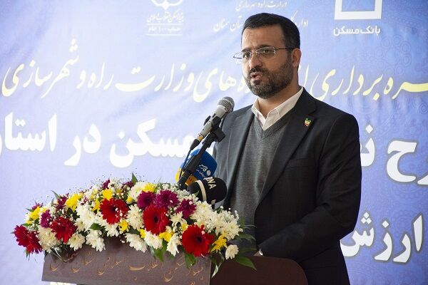 افتتاح بیش از یک هزار و ۹۰۰ واحد مسکونی و بهره‌برداری از
باند جدید محور سرخه-سمنان در هفته دولت ۱۴۰۴