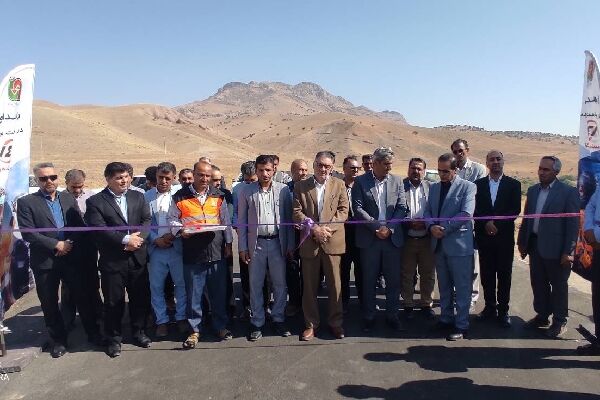 افتتاح و بهره برداری از ۱۱ کیلومتر روکش آسفالت راه های
روستایی شهرستان دلفان