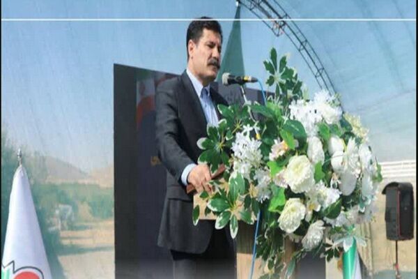 افتتاح ۵۲ کیلومتر و کلنگ زنی ۳۰ کیلومتر راه روستایی در
آذربایجان‌غربی