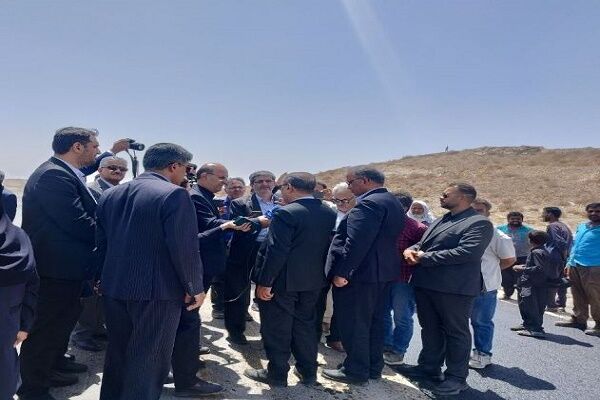بازدید خبرنگاران از پروژه‌های راه و مسکن شمال سیستان و
بلوچستان همزمان با هفته دولت