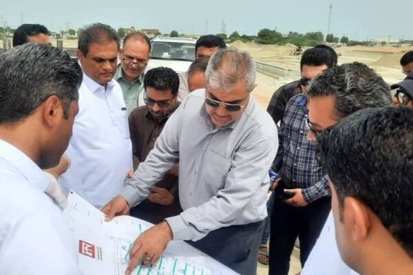 ببینید| بازدید مدیرعامل سازمان ملی زمین از سایت‌های ۶۴ و ۵۰
هکتاری طرح نهضت ملی مسکن شهر کنارک/ سیستان و بلوچستان