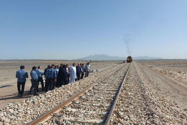 ببینید| بازدید معاون وزیر راه و شهرسازی از عملیات احداث
راه‌آهن چابهار – زاهدان
