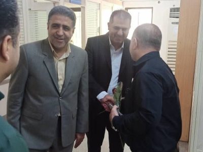 ببینید| تقدیر مدیرکل راه و شهرسازی خوزستان از تلاش‌های
خبرنگاران و کارکنان خبرگزاری صدا و سیمای استان
