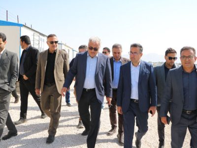 ببینید|همزمان با هفته دولت و با حضور استاندار فارس از محل
احداث پروژه نهضت ملی شهرستان زرقان بازدید شد