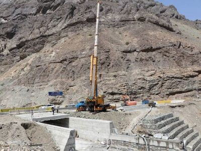 ببینید|️ادامه عملیات احداث پل تکاوران در محور کرج-
کندوان