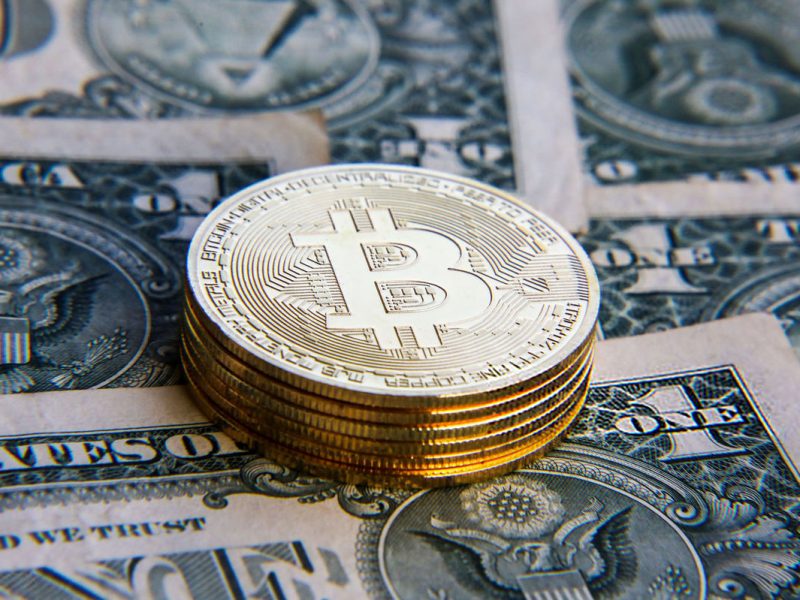 بیت‌کوین از قله ۱۱۸ هزار دلار عقب‌نشینی کرد؛ بازار رمزارز در فاز انتظار