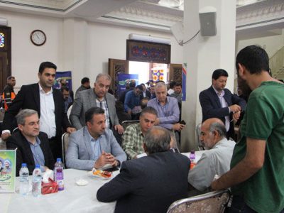 حضور مدیرکل راه و شهرسازی فارس در میز خدمت نماز جمعه
شیراز