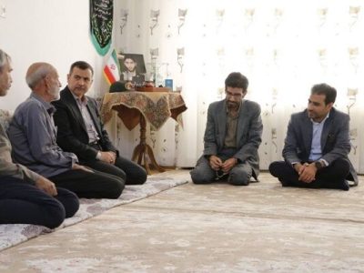 دیدار مدیرکل راه و شهرسازی با تنها خانواده شهید جنگ تحمیلی
۱۲ روزه سیستان و بلوچستان