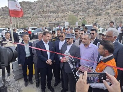 روکش آسفالت محور فیروزآباد-کوار با حضور استاندار فارس در
هفته دولت افتتاح شد
