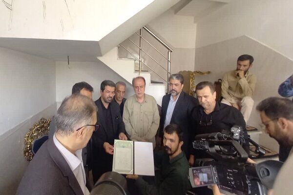 مراسم رسمی اهدای اسناد مالکیت کوی خاتم همدان برگزار
شد