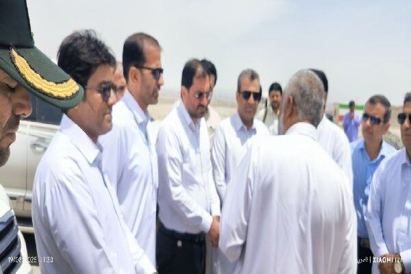 معاون برنامه‌ریزی و مدیریت منابع وزیر راه و شهرسازی از محور
کوهک-سراوان بازدید کرد