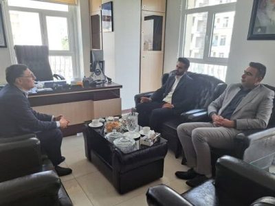 نشست سرپرست اداره کل راه و شهرسازی چهارمحال و بختیاری با
معاون ساخت و توسعه راه‌آهن کشور درباره پروژه راه‌آهن
شهرکرد–مبارکه–سفیددشت