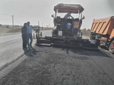 ادامه عملیات اجرایی آسفالت تعریض محور جیرفت- بلوک-
فاریاب