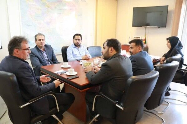 ارائه مدل ارتقای محلات با استفاده از ظرفیت خیرین برای
بازآفرینی بستک هرمزگان