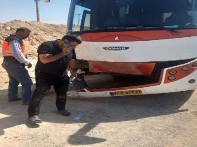 امداد به‌موقع راهداران بروجن، اتوبوس حادثه‌دیده را از خطر
نجات داد