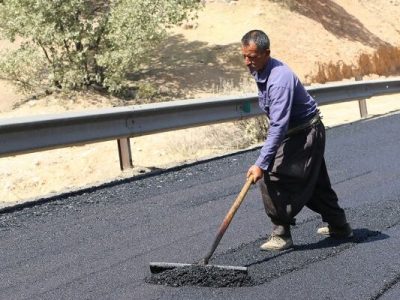 ببینید| اجرای عملیات آسفالت در منج بیدله استان چهارمحال و
بختیاری