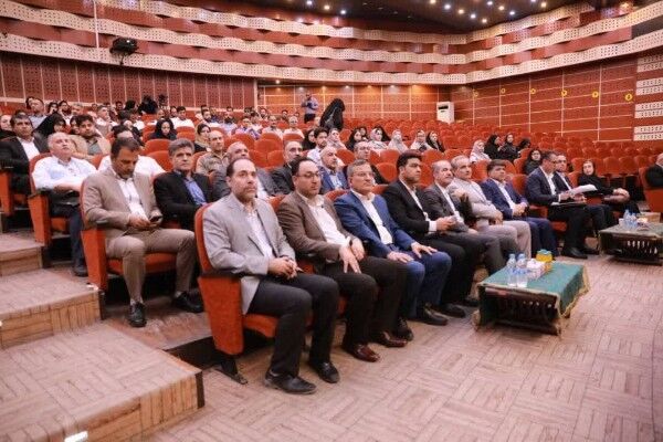ببینید| نخستین همایش علمی- آموزشی بازآفرینی شهری استان مرکزی
با محوریت ایجاد فرصت‌های بهسازی و رونق گردشگری